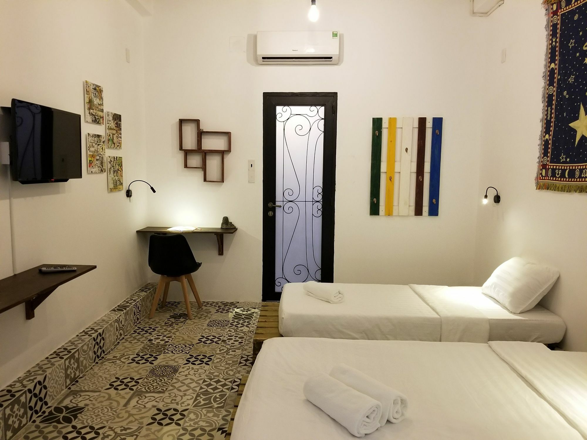 Timemark Travel Homestay & Hostel Ho Chi Minh-staden Exteriör bild