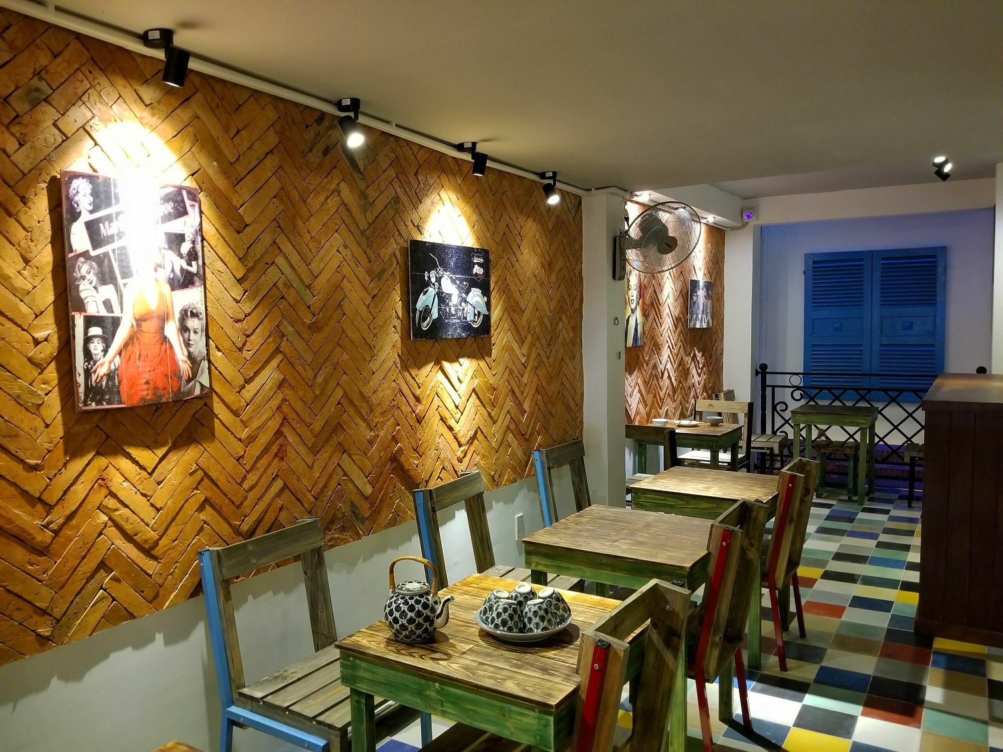 Timemark Travel Homestay & Hostel Ho Chi Minh-staden Exteriör bild